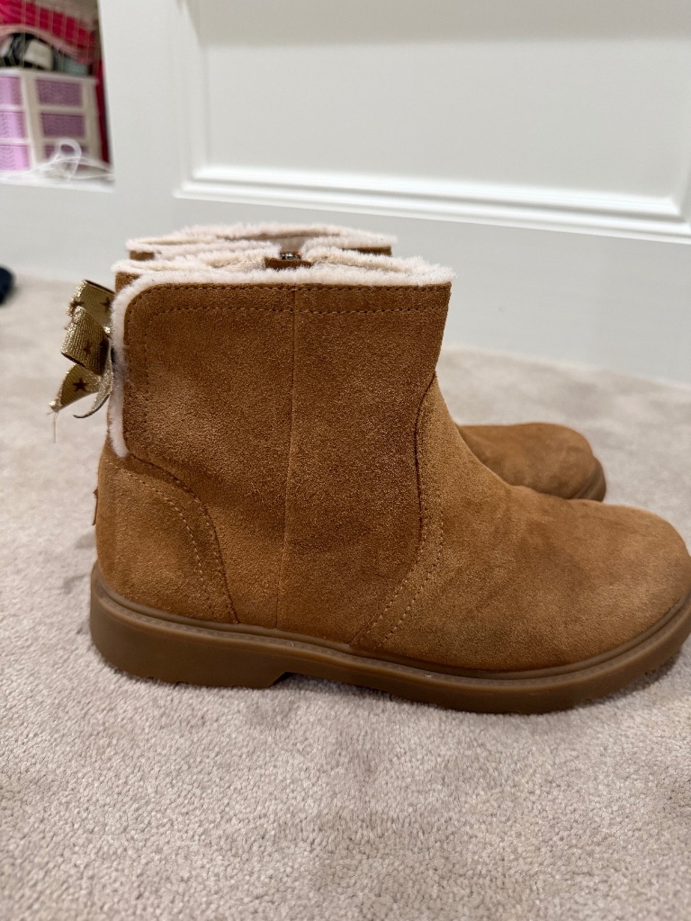 UGG Tillee kids fashion boots- chestnut color
